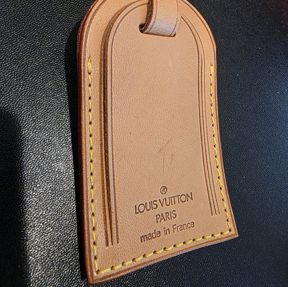 Louis Vuitton Venchetta Leather Luggage Tag & Poignet - Lux Bundle - Picture 3 of 5